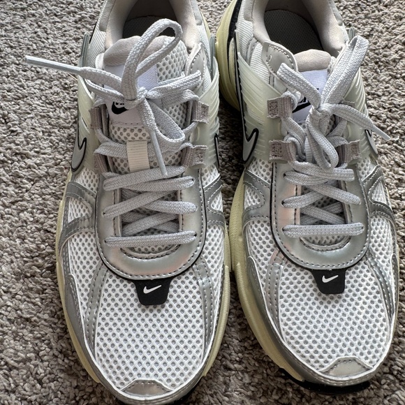 Nike sneakers - Picture 1 of 5